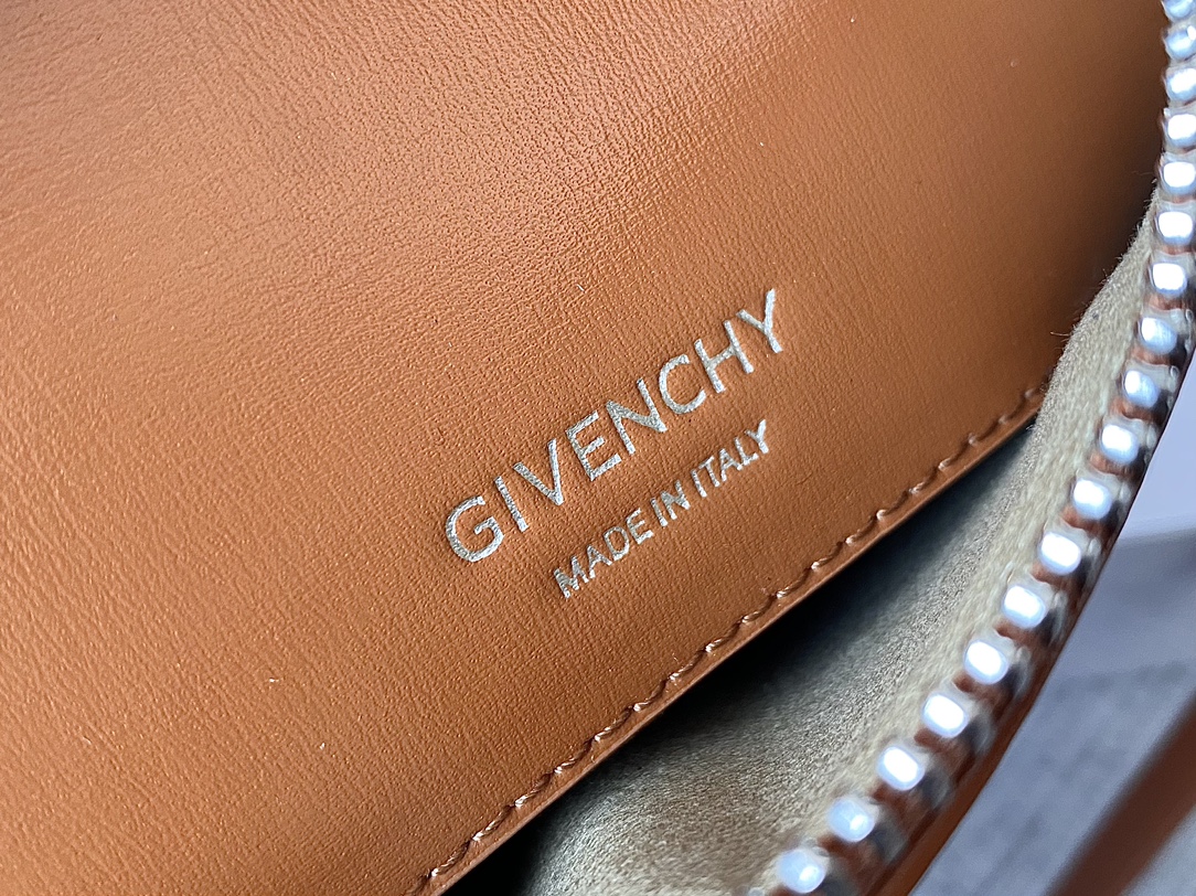 Givenchy XS Antigona Bag