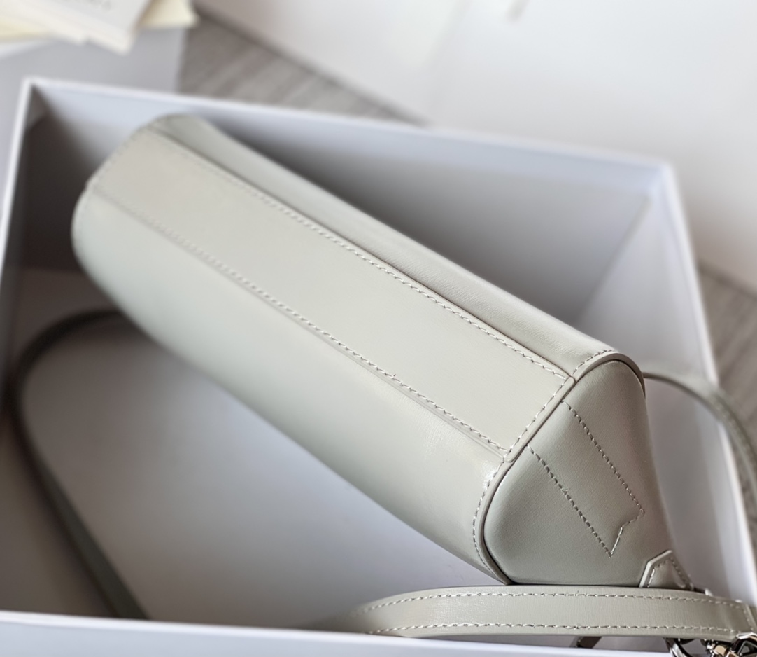 Givenchy XS Antigona Bag