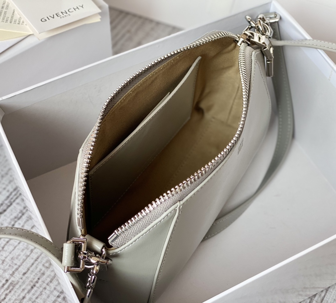 Givenchy XS Antigona Bag