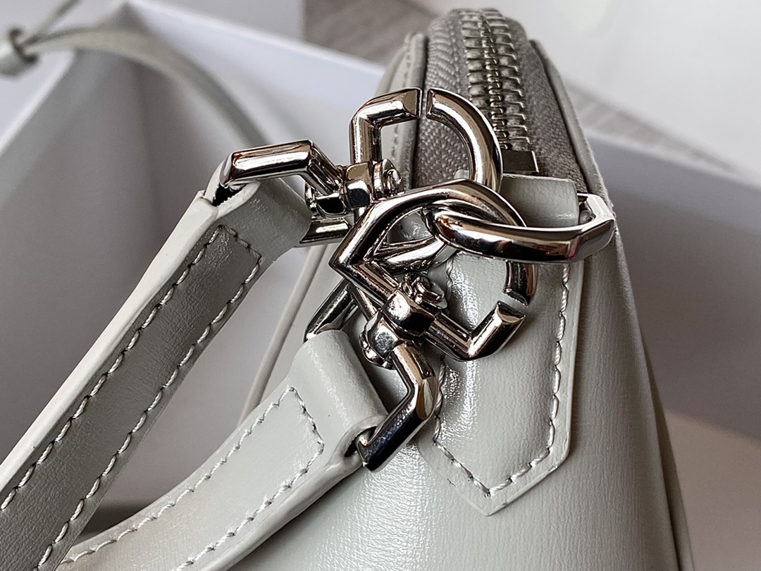 Givenchy XS Antigona Bag