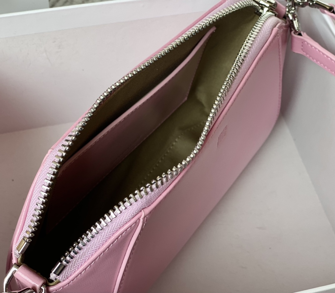 Givenchy XS Antigona Bag