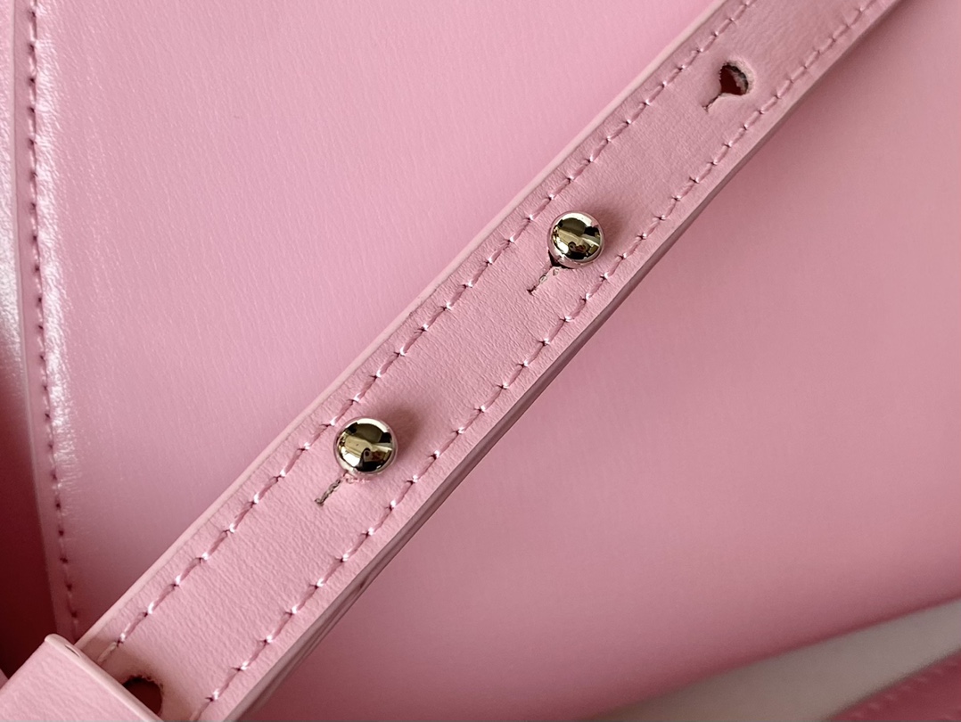 Givenchy XS Antigona Bag