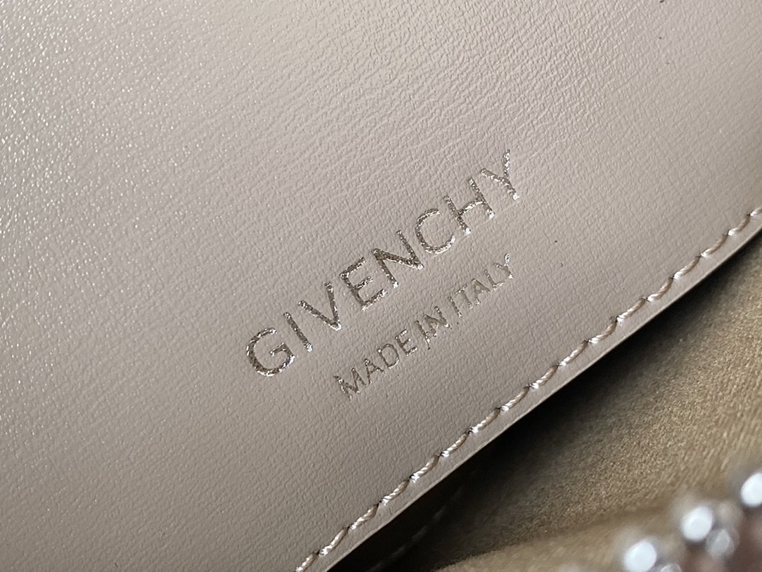 Givenchy XS Antigona Bag