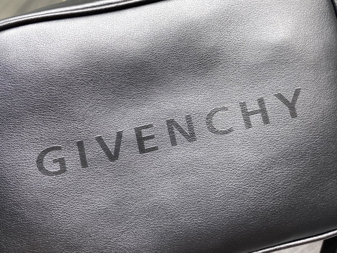 Givenchy G-Essentials Camera Bag