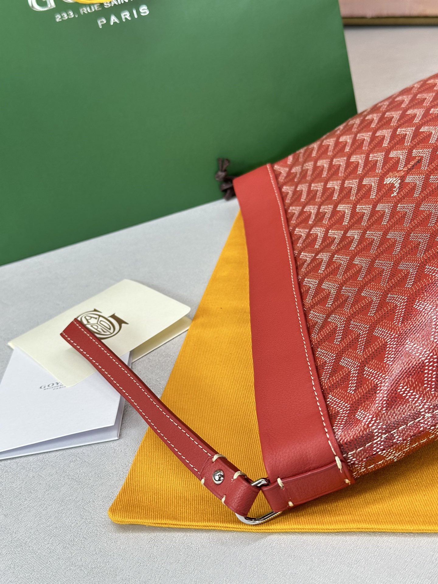 Go*ard conti handbag