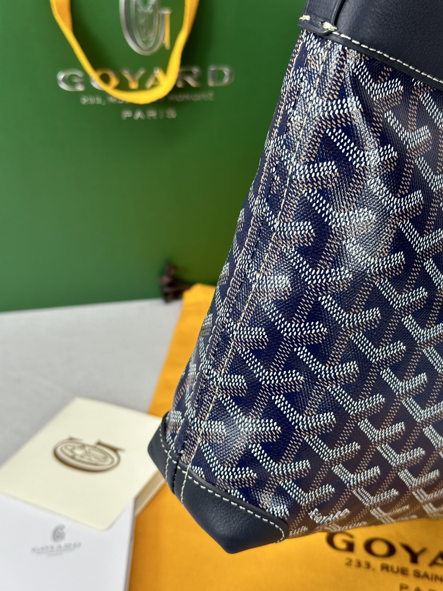 Go*ard conti handbag