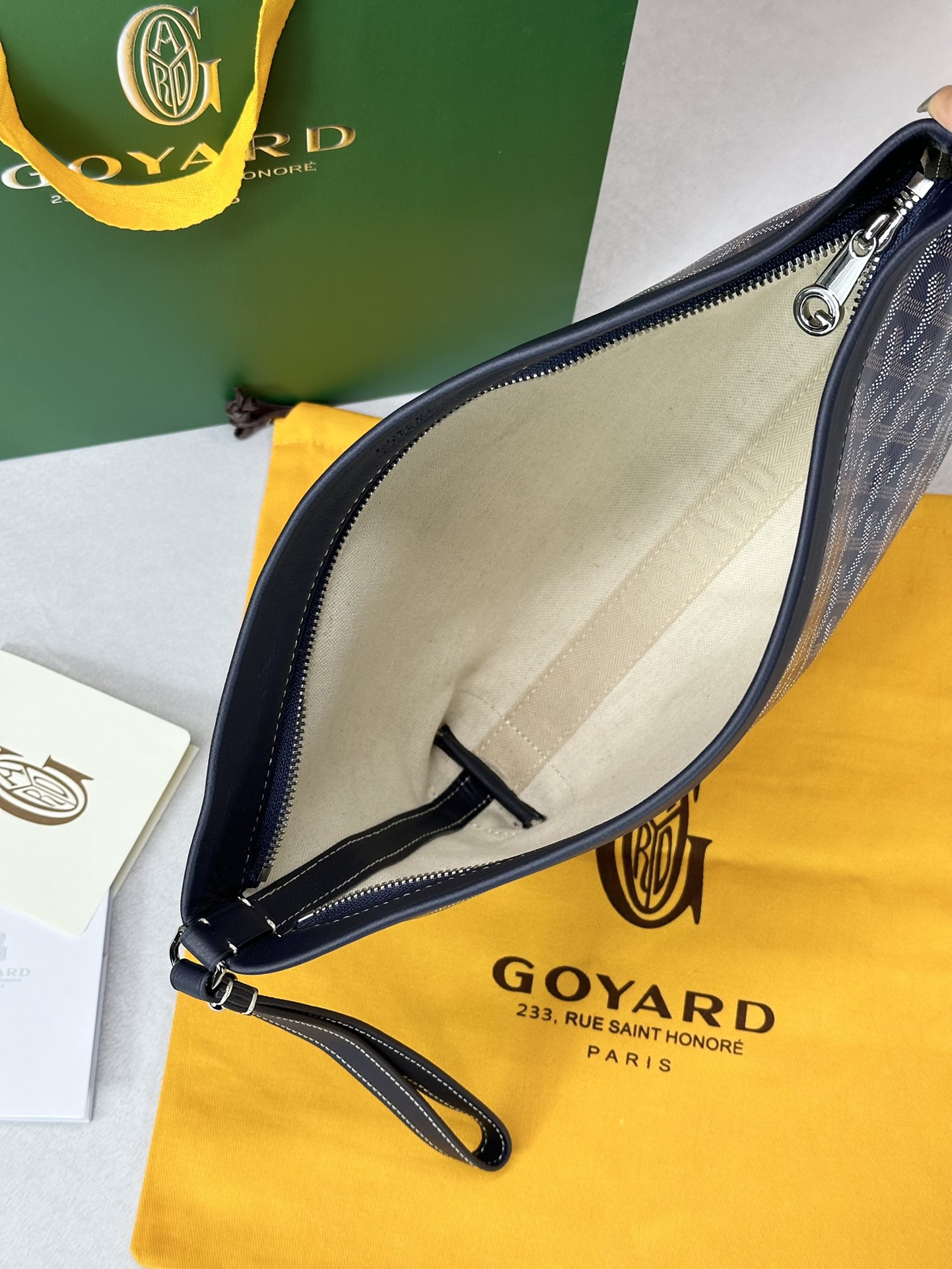 Go*ard conti handbag