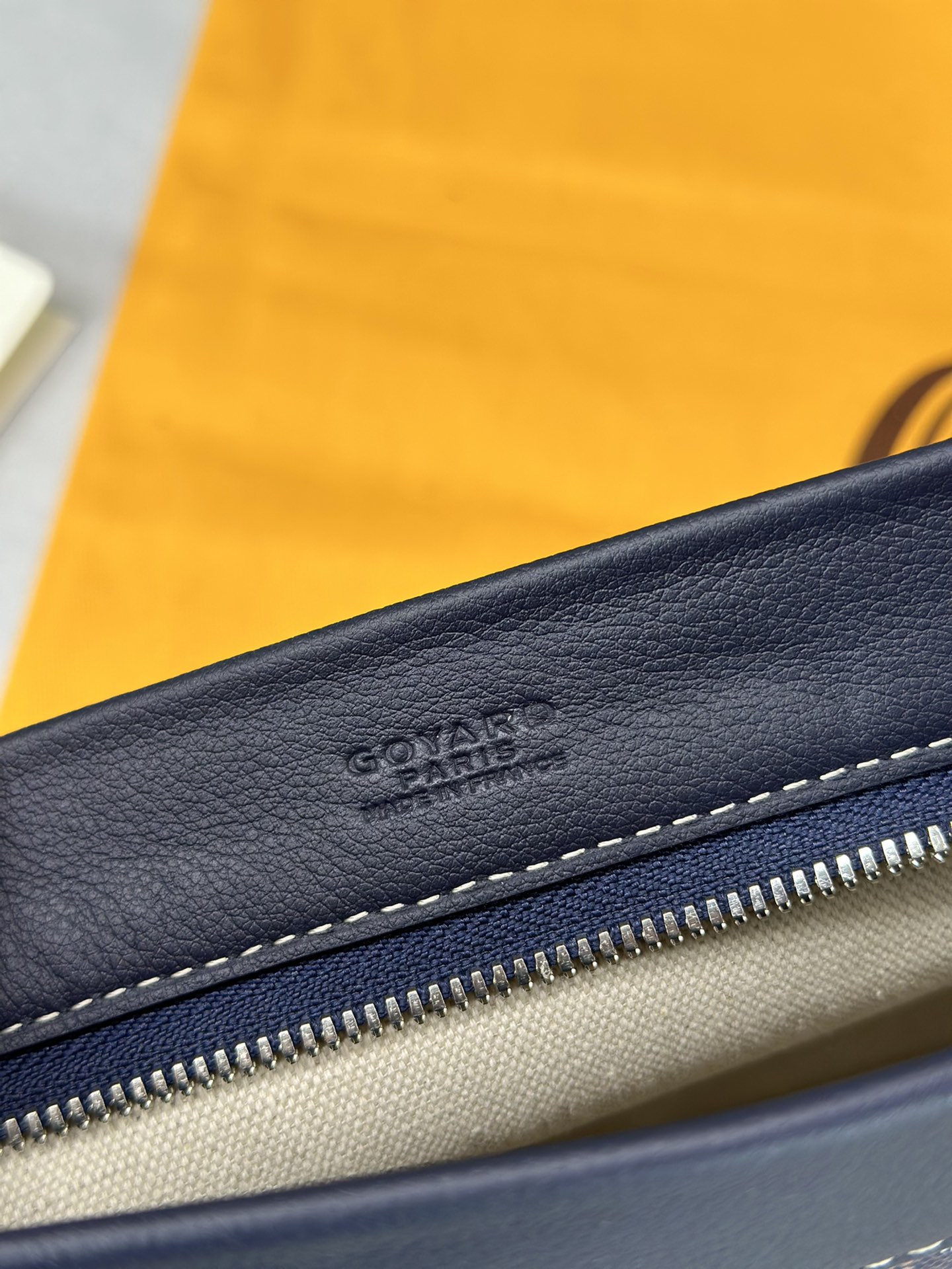 Go*ard conti handbag