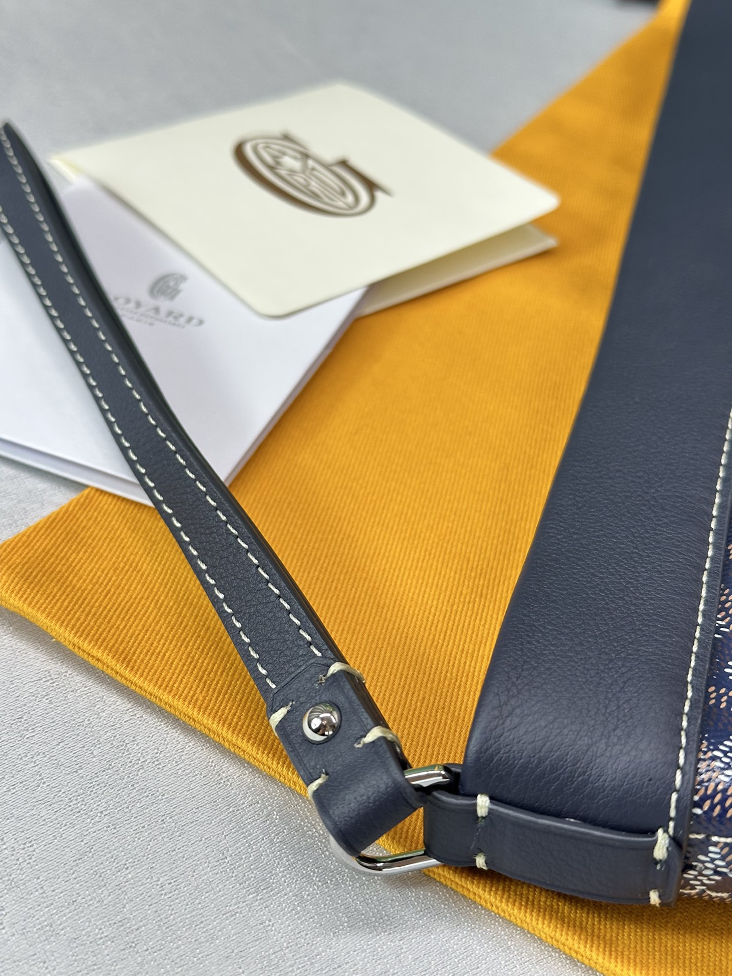 Go*ard conti handbag