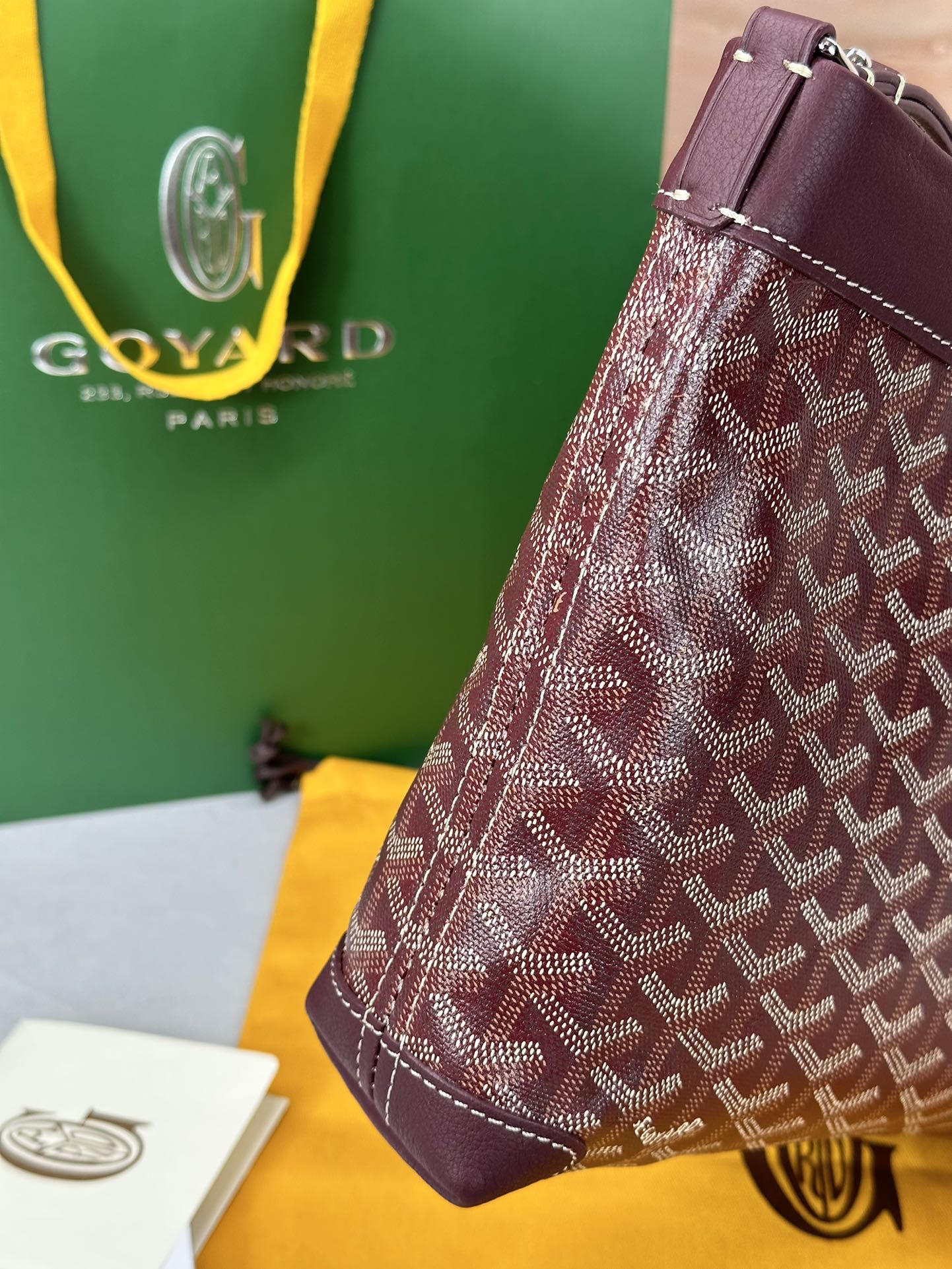 Go*ard conti handbag