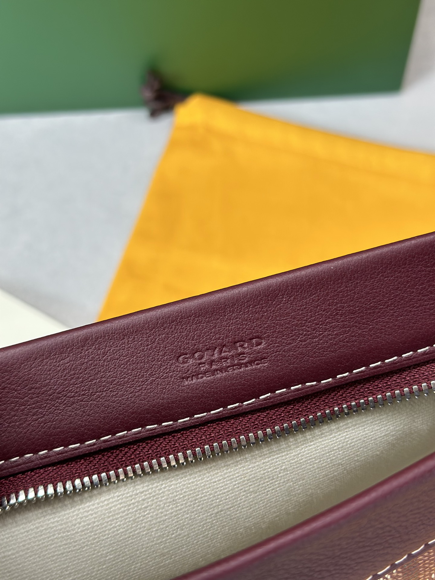 Go*ard conti handbag