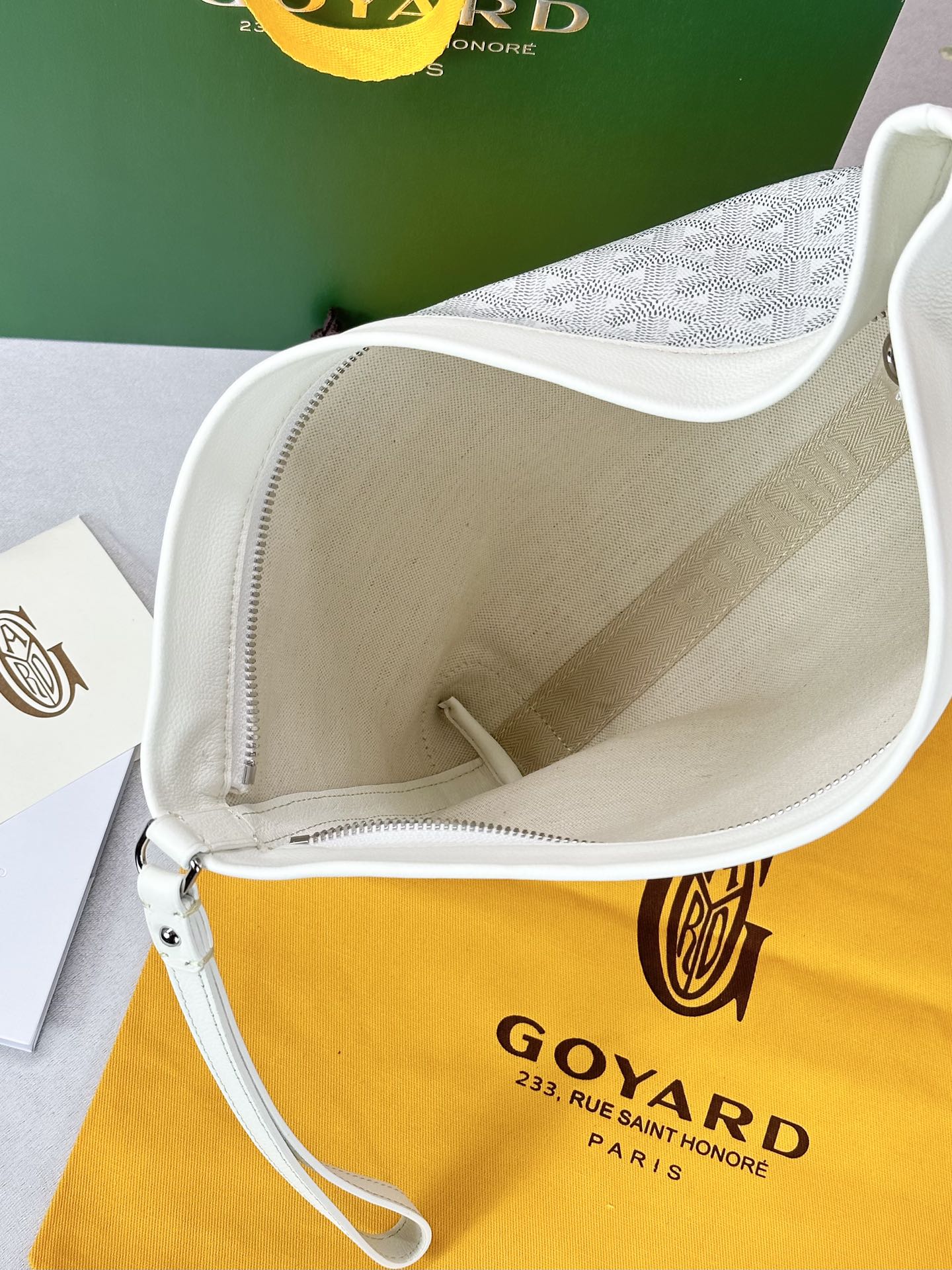 Go*ard conti handbag