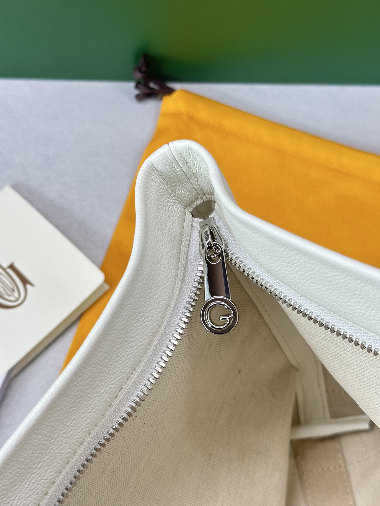 Go*ard conti handbag