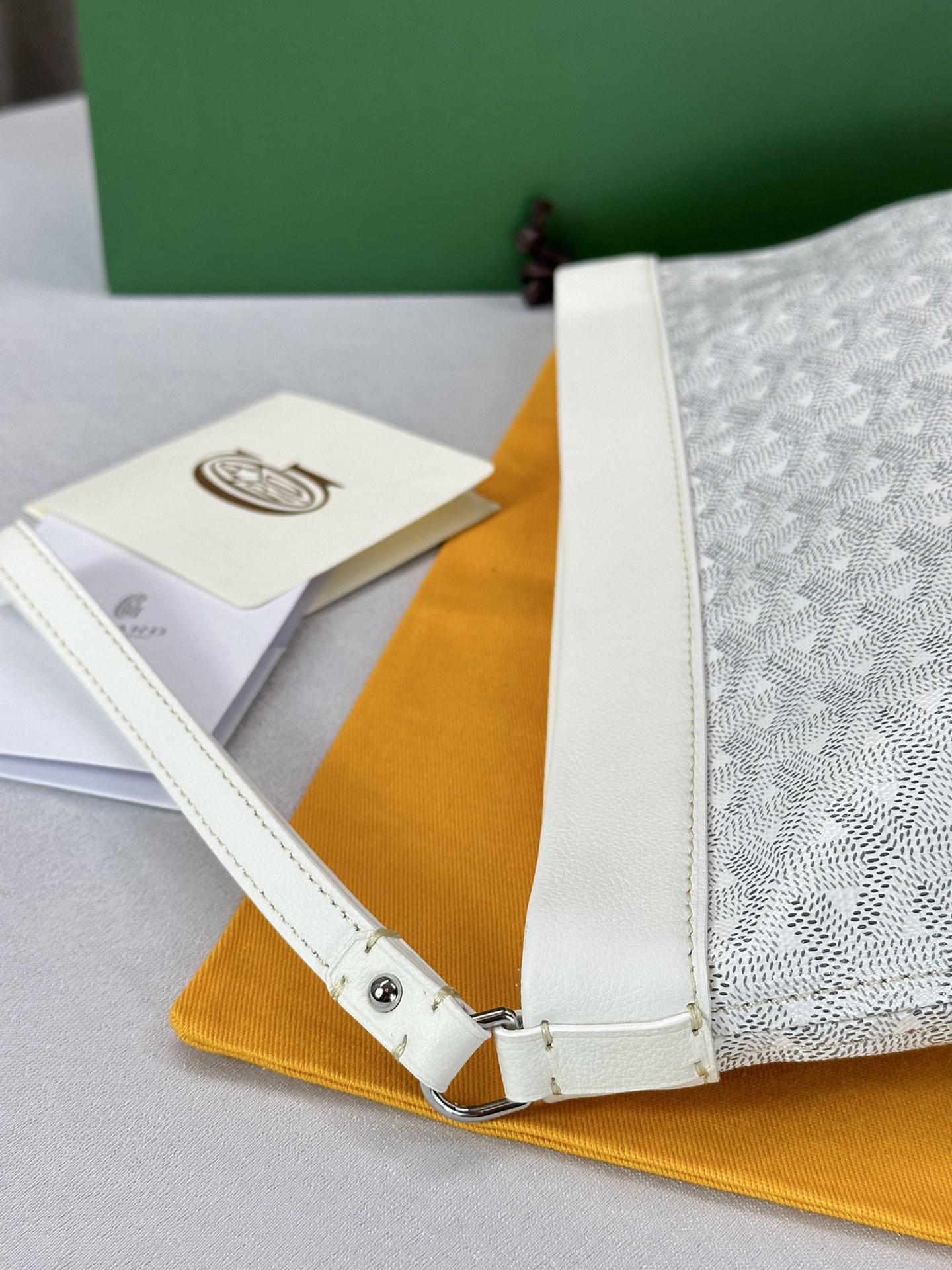 Go*ard conti handbag