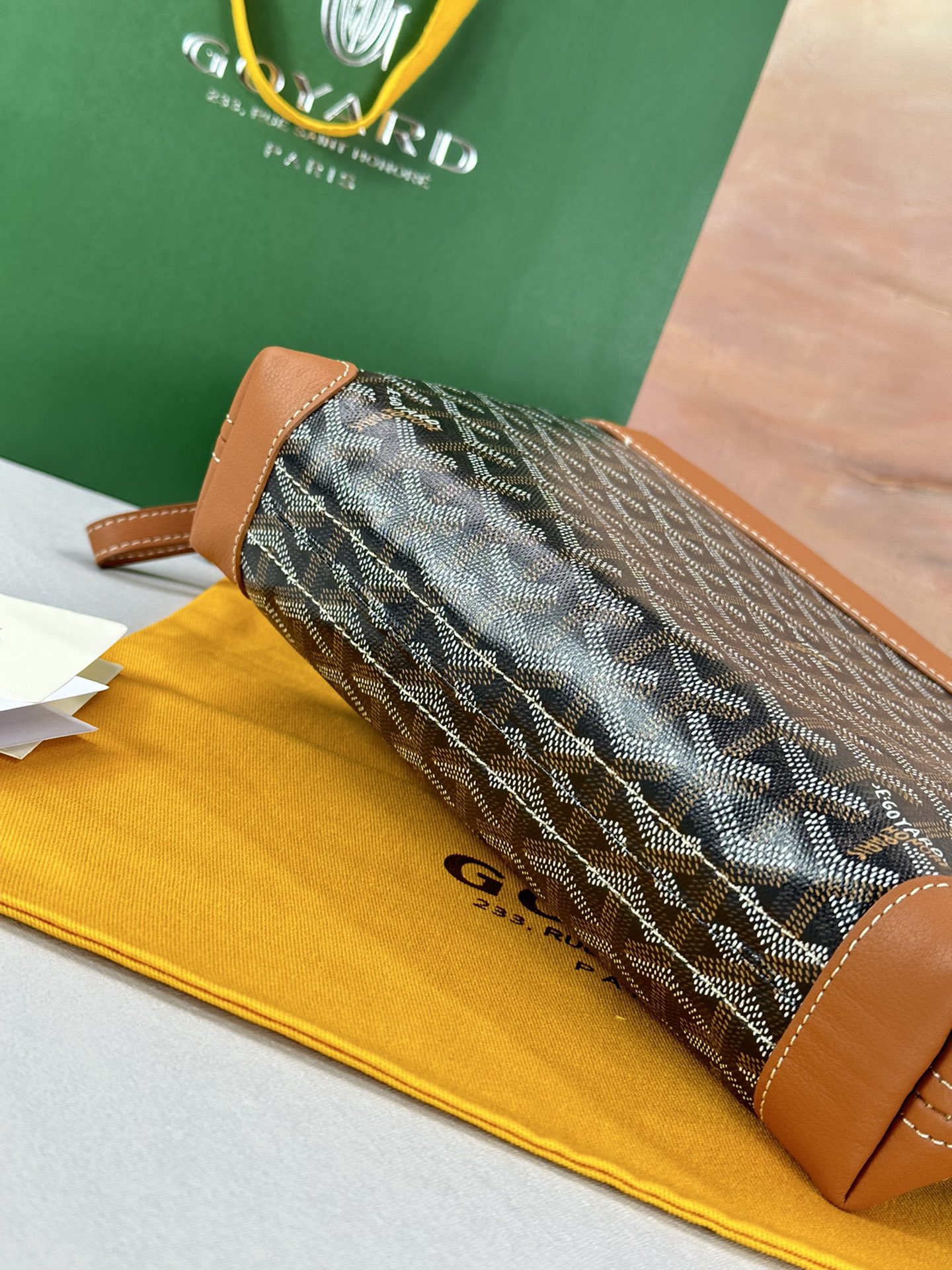 Go*ard conti handbag