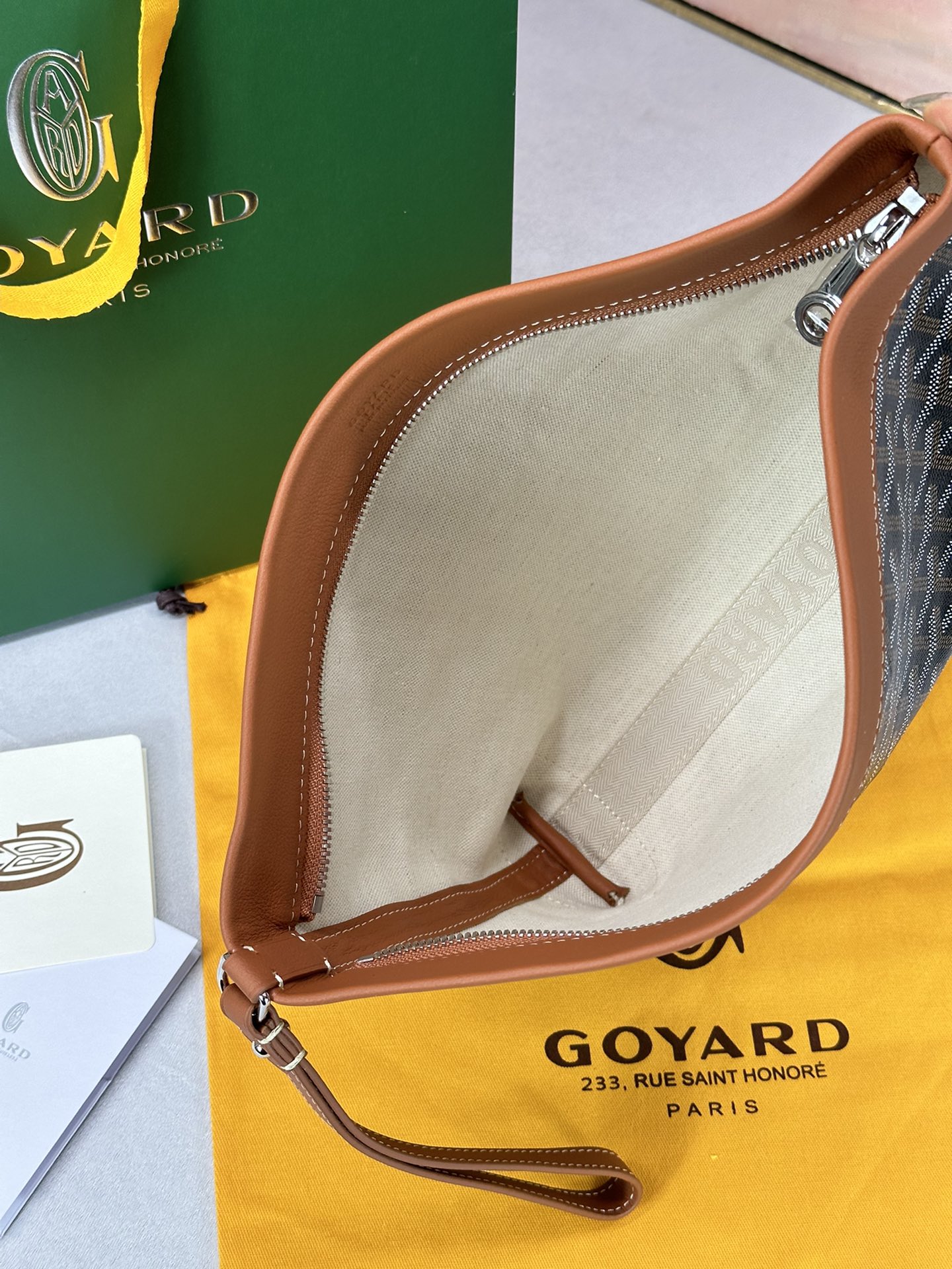 Go*ard conti handbag