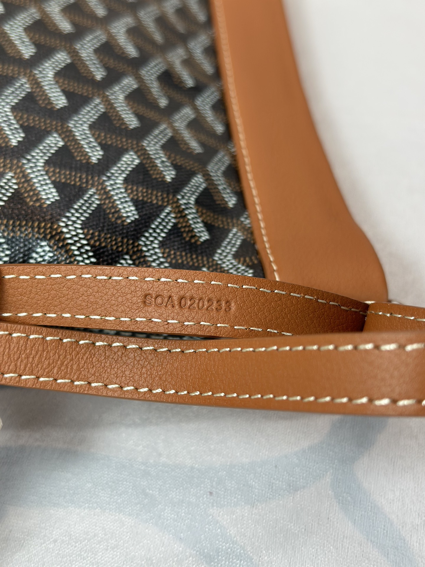 Go*ard conti handbag