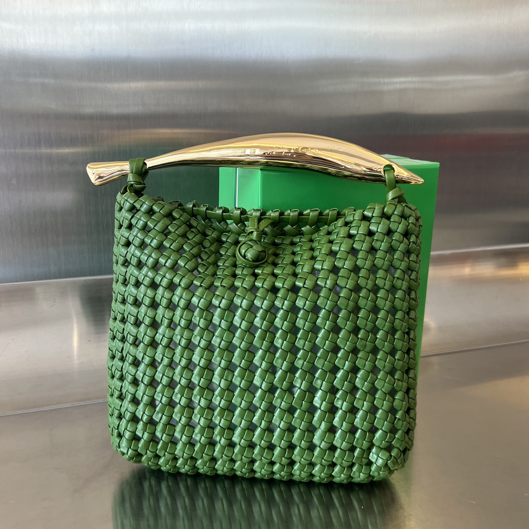 bo*te*ga Ve*ne*ta bv sardine bag