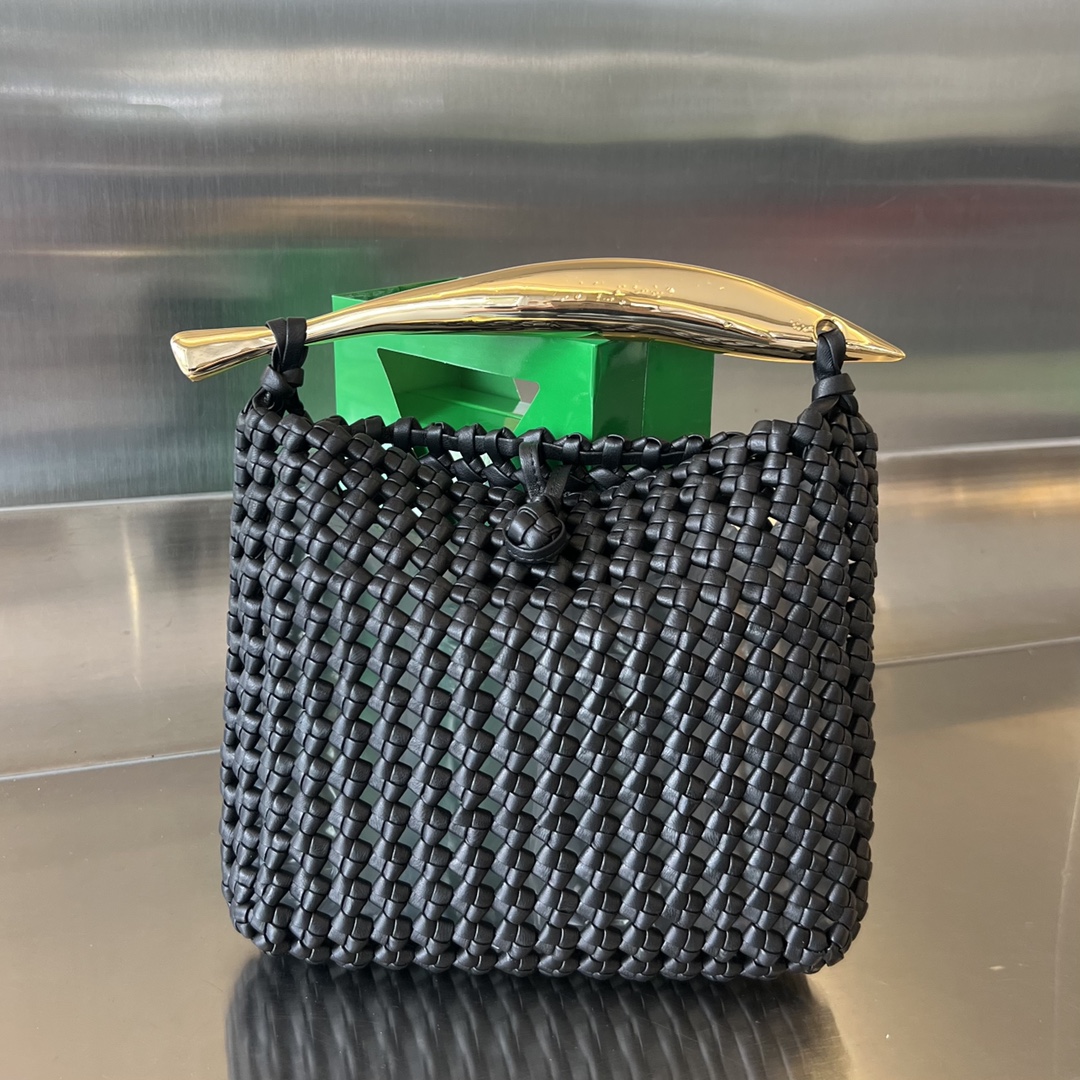 bo*te*ga Ve*ne*ta bv sardine bag