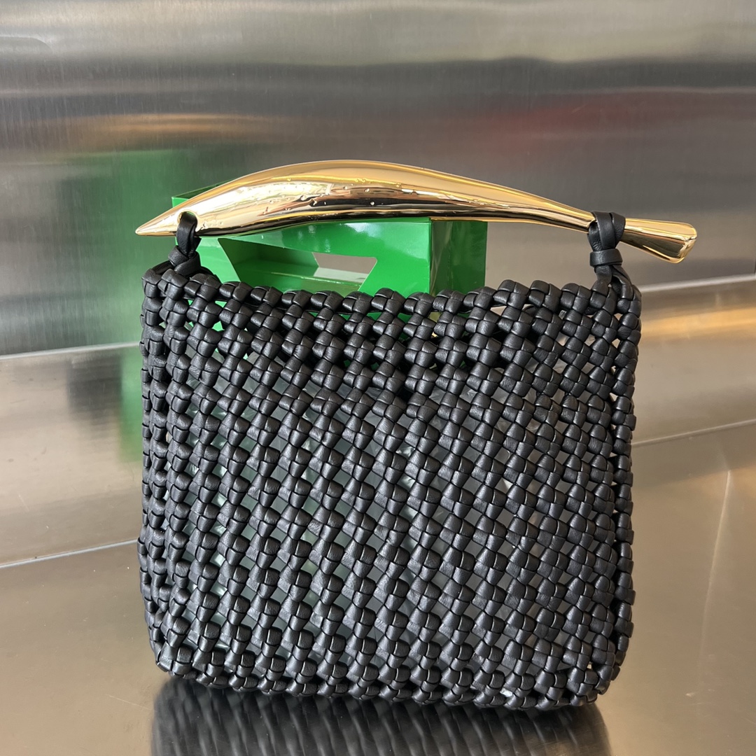 bo*te*ga Ve*ne*ta bv sardine bag