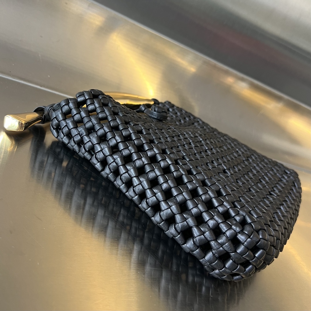bo*te*ga Ve*ne*ta bv sardine bag