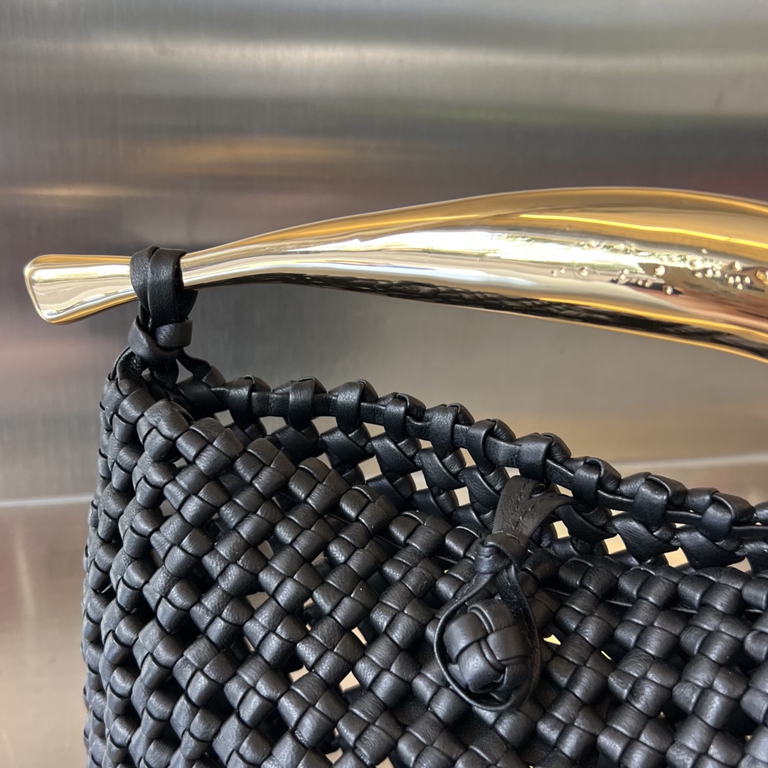 bo*te*ga Ve*ne*ta bv sardine bag