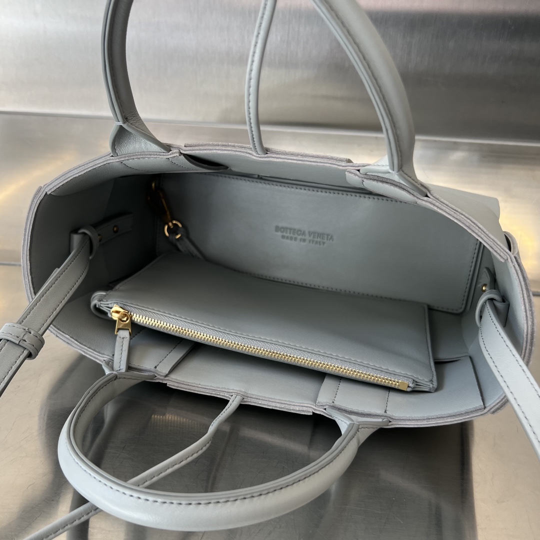 bo*te*ga Ve*ne*ta bv mini arco tote bag