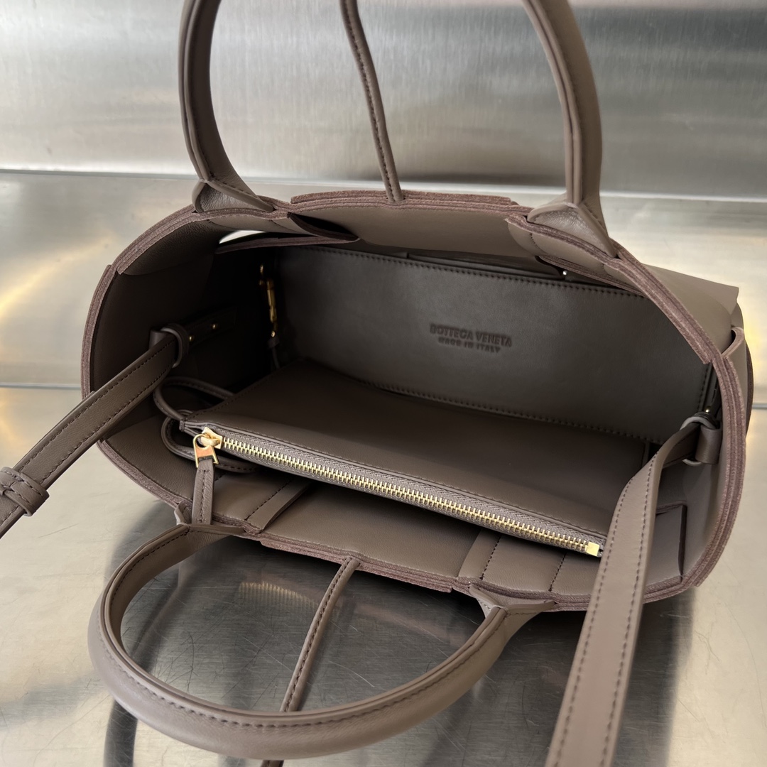 bo*te*ga Ve*ne*ta bv mini arco tote bag