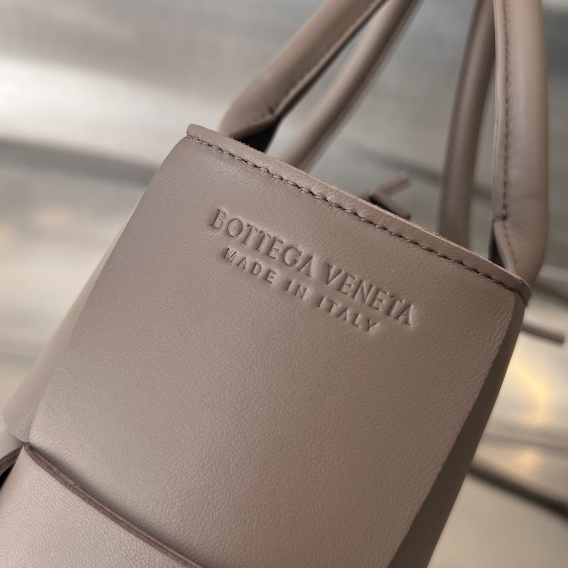 bo*te*ga Ve*ne*ta bv mini arco tote bag