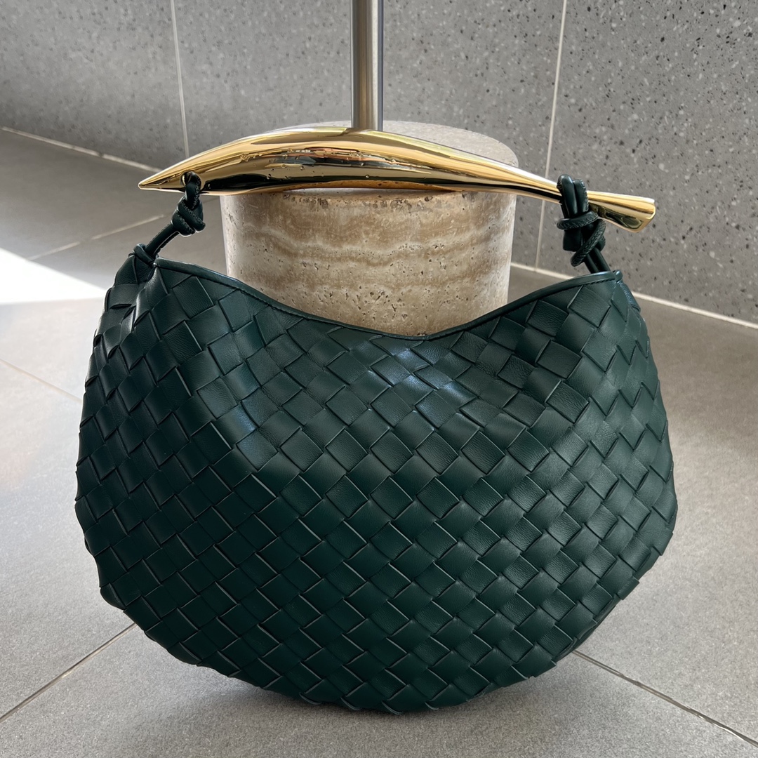 bo*te*ga Ve*ne*ta sardine top handle bag