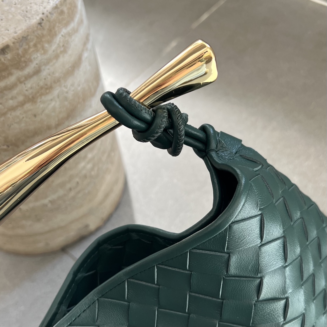 bo*te*ga Ve*ne*ta sardine top handle bag