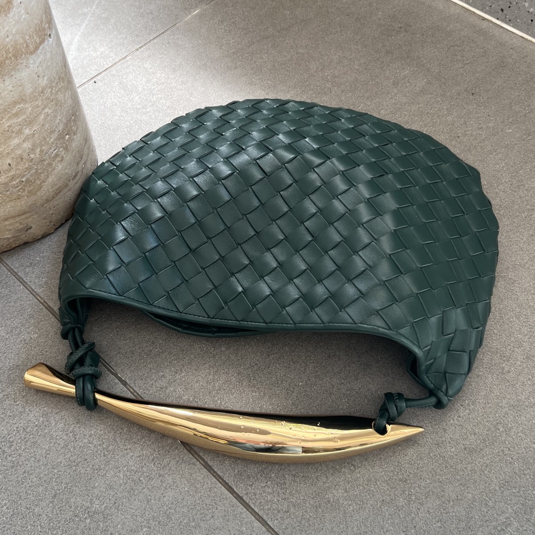 bo*te*ga Ve*ne*ta sardine top handle bag