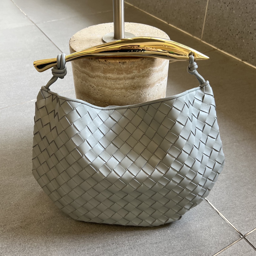 bo*te*ga Ve*ne*ta sardine top handle bag