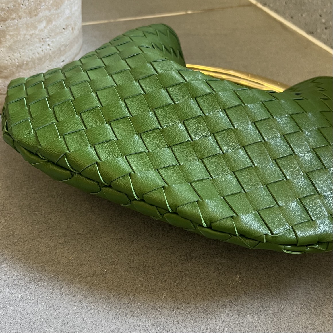 bo*te*ga Ve*ne*ta sardine top handle bag