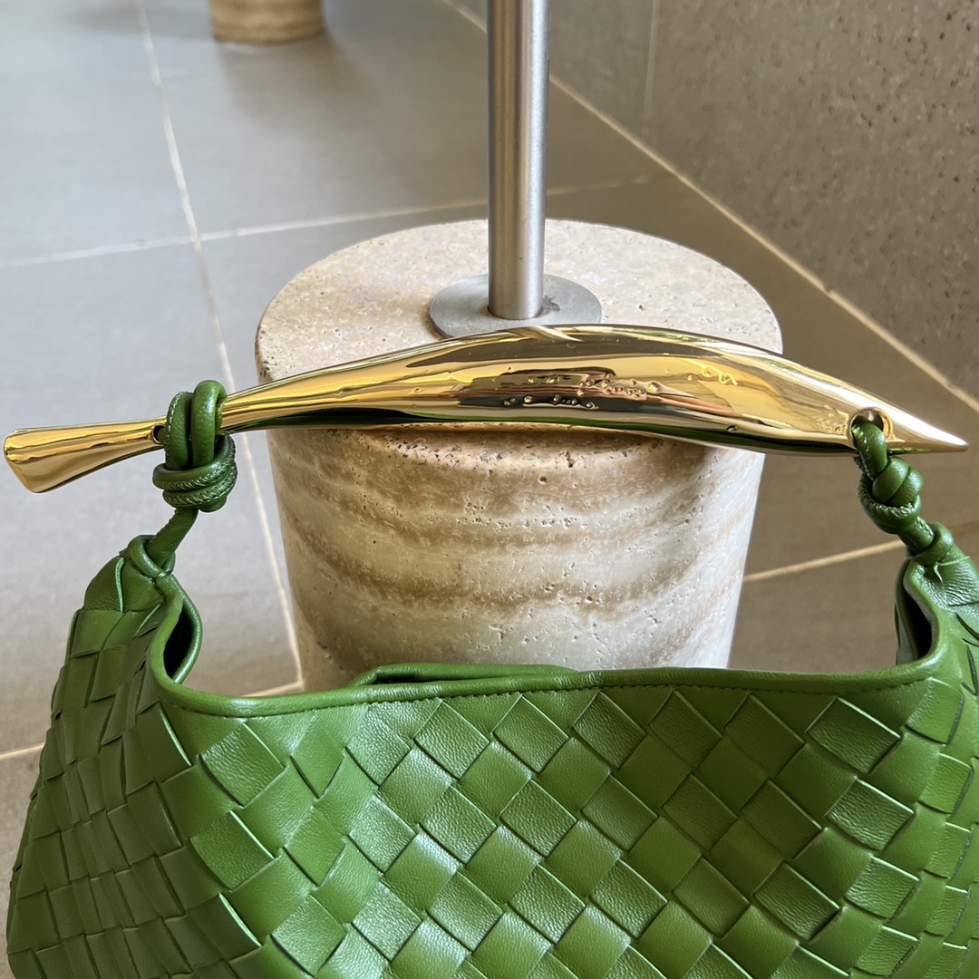bo*te*ga Ve*ne*ta sardine top handle bag