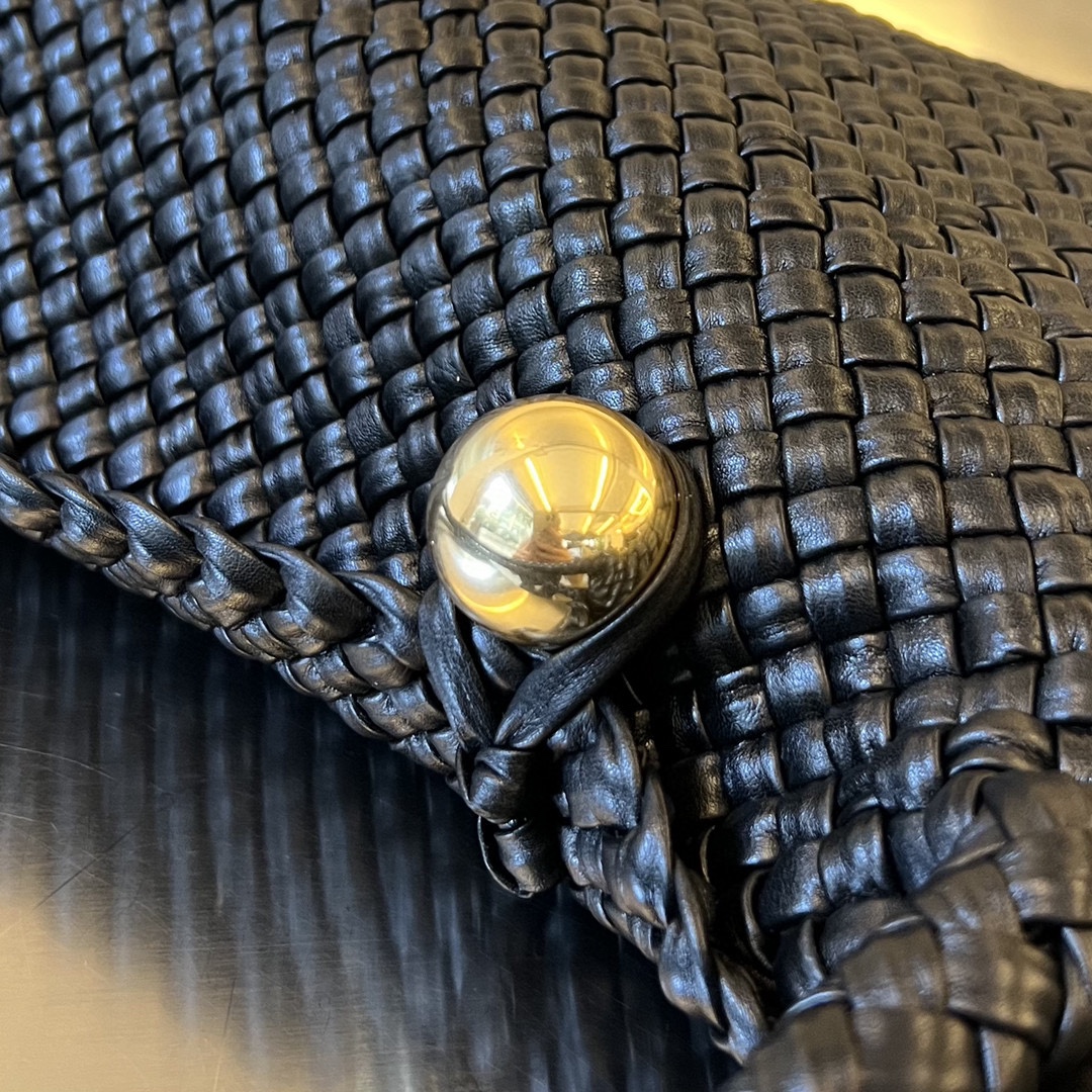 bo*te*ga Ve*ne*ta bv tosca shoulder bag