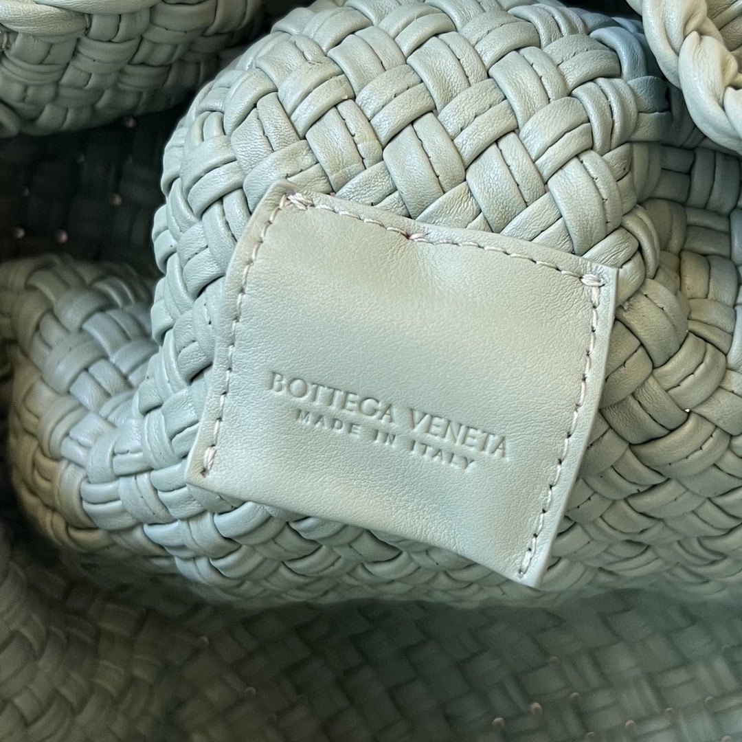 bo*te*ga Ve*ne*ta bv tosca shoulder bag