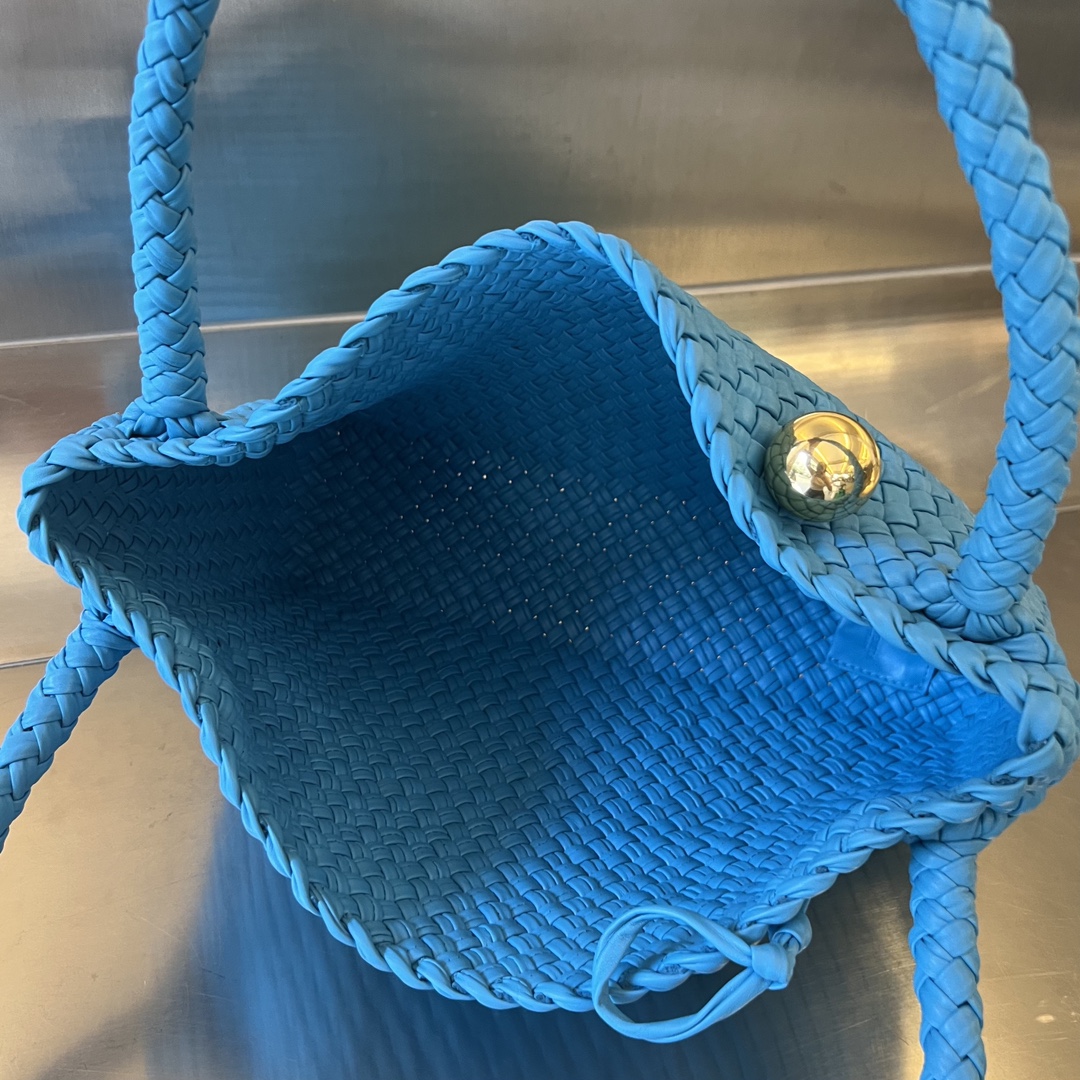 bo*te*ga Ve*ne*ta bv tosca shoulder bag