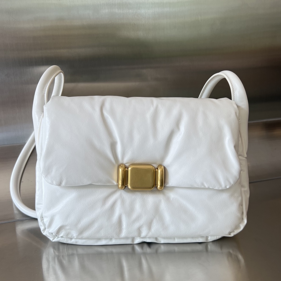 bo*te*ga Ve*ne*ta pad cross-body bag