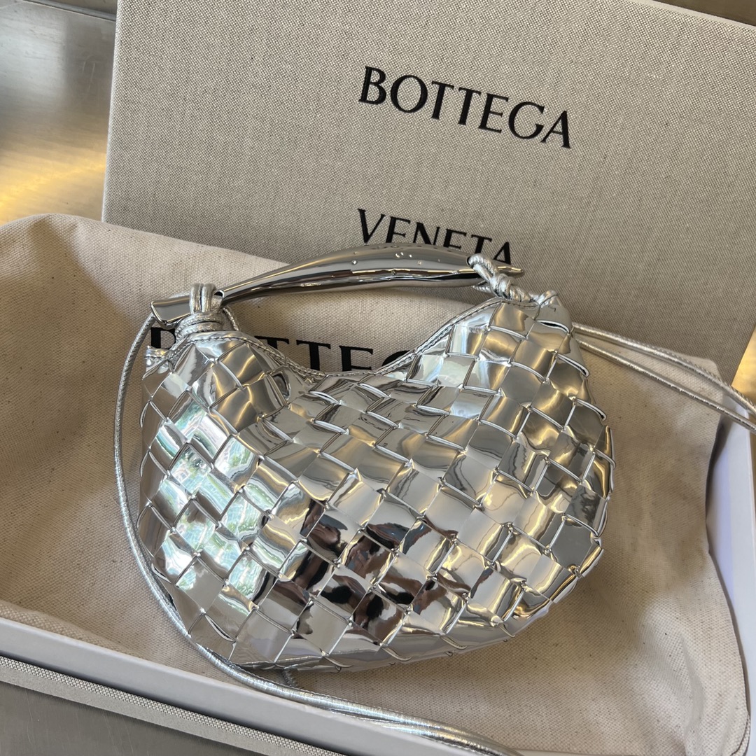 bo*te*ga Ve*ne*ta bv mini sardine