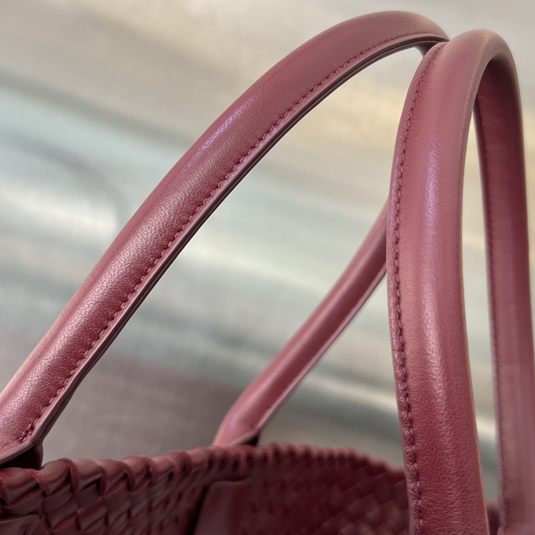 bo*te*ga Ve*ne*ta cabat large bag