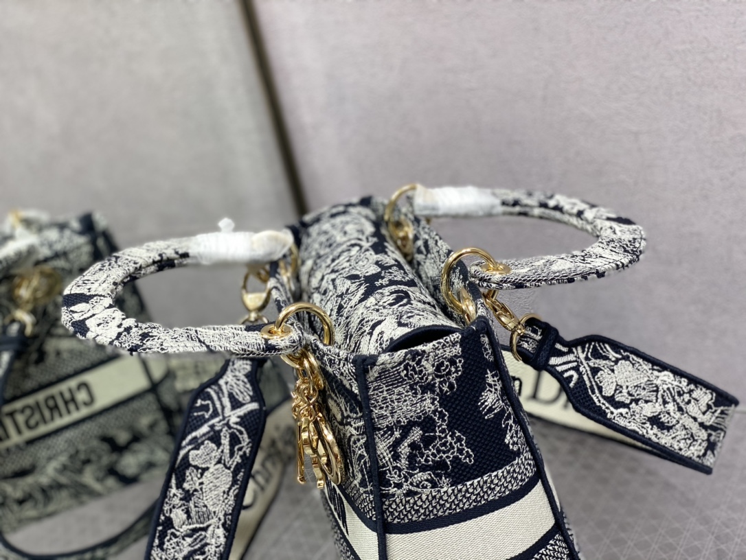 D*or medium lady d-lite bag