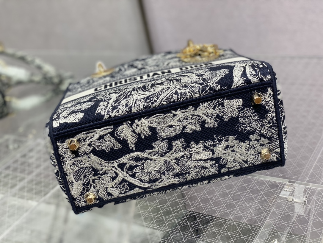 D*or medium lady d-lite bag