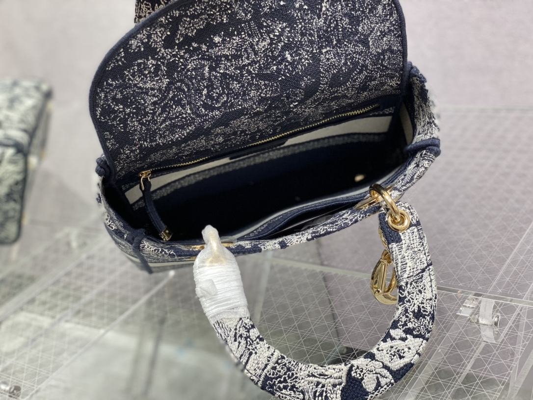 D*or medium lady d-lite bag