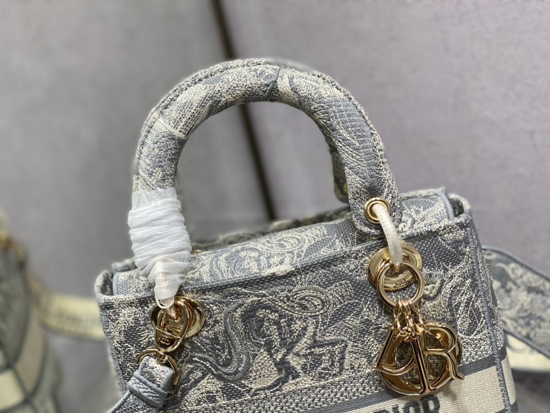 D*or medium lady d-lite bag