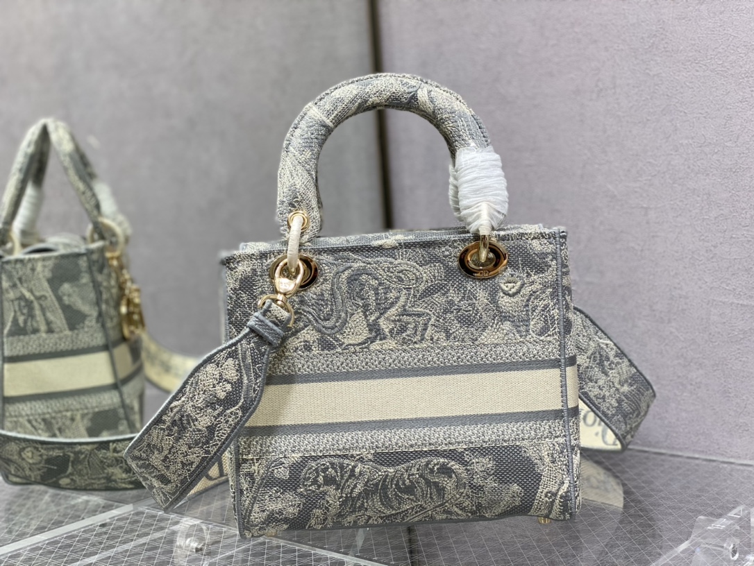 D*or medium lady d-lite bag