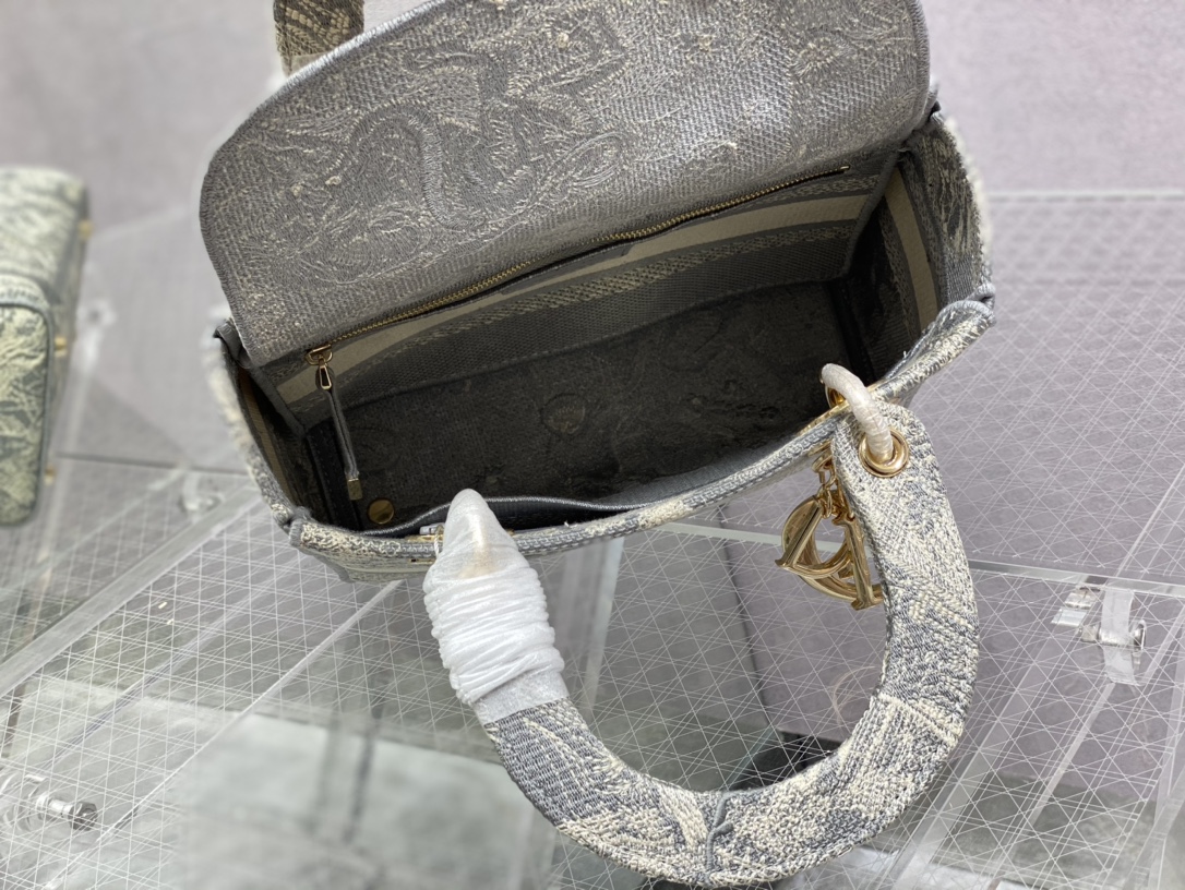 D*or medium lady d-lite bag