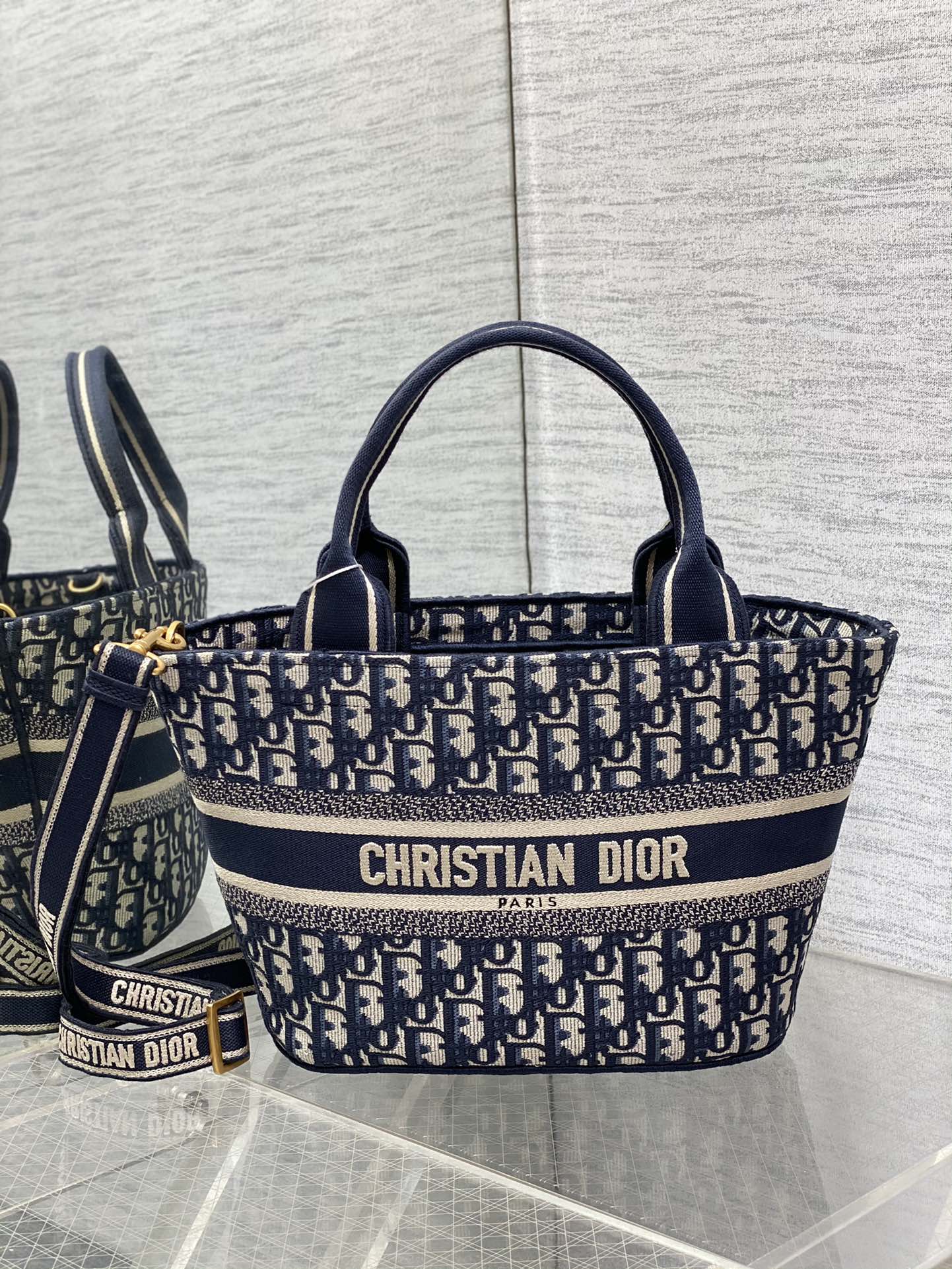 D*or hat basket bag