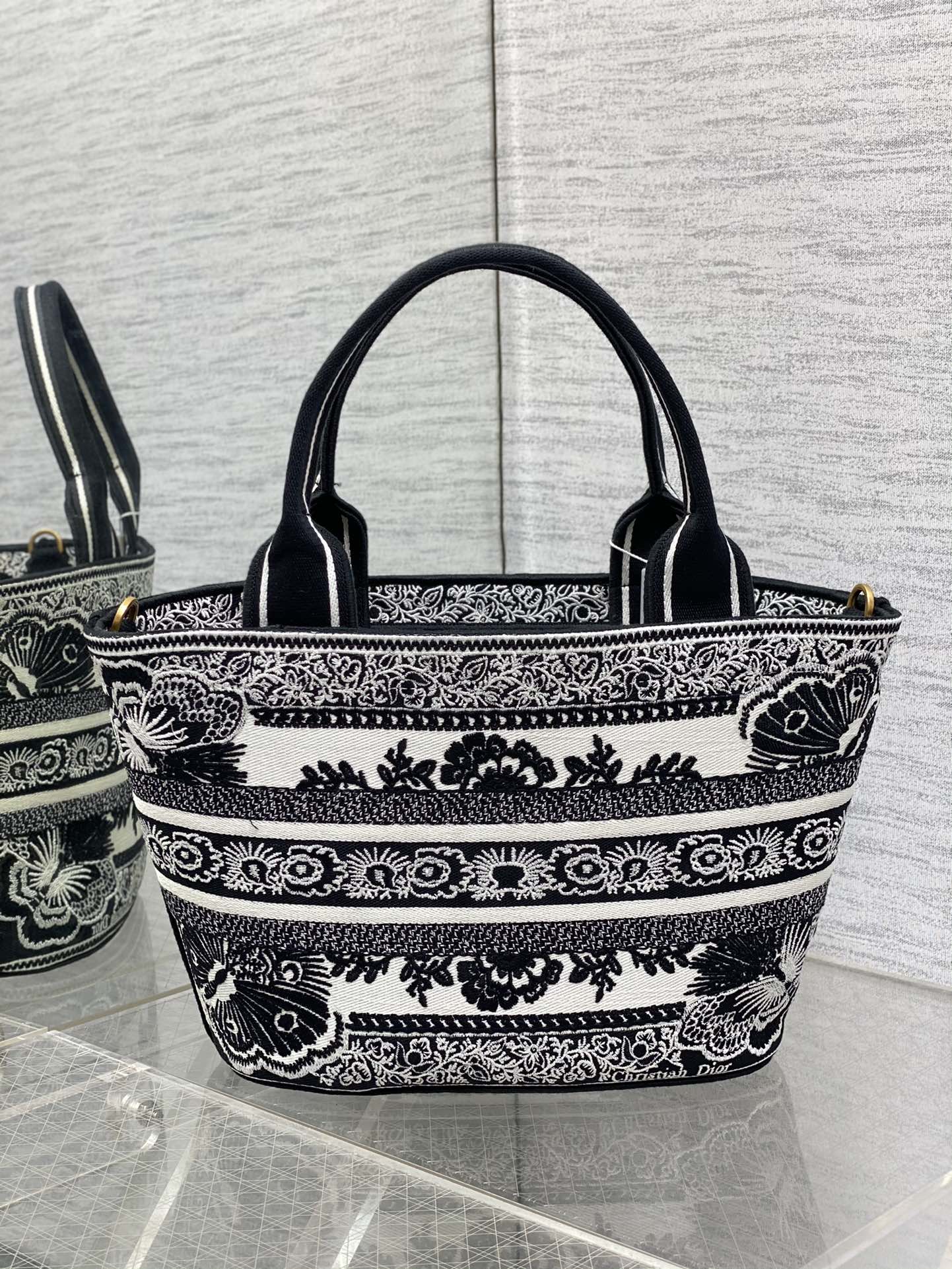 D*or hat basket bag