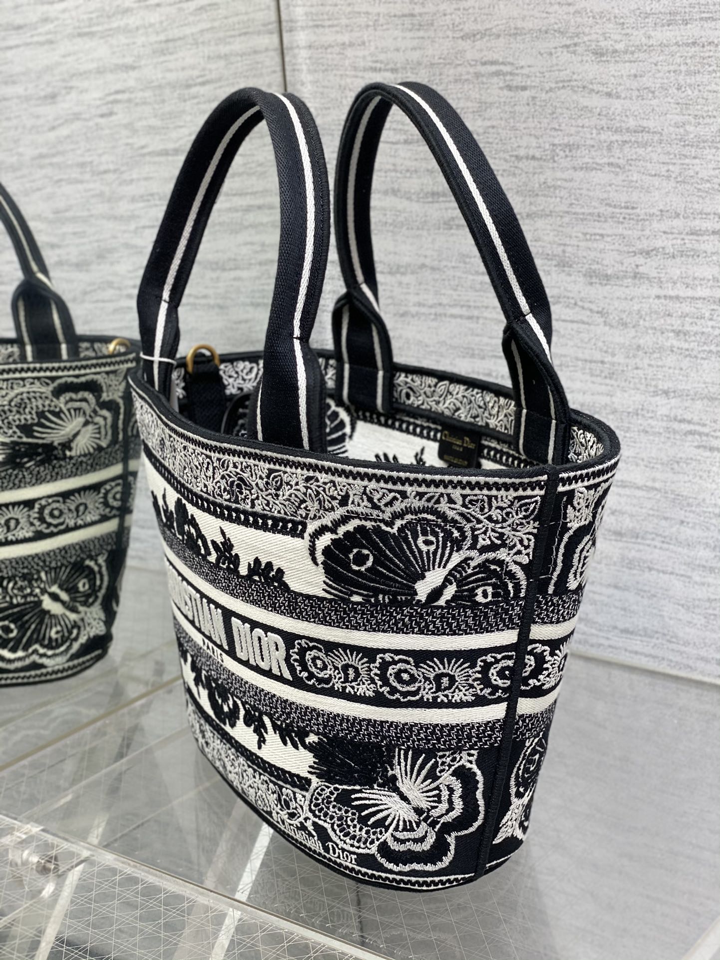 D*or hat basket bag